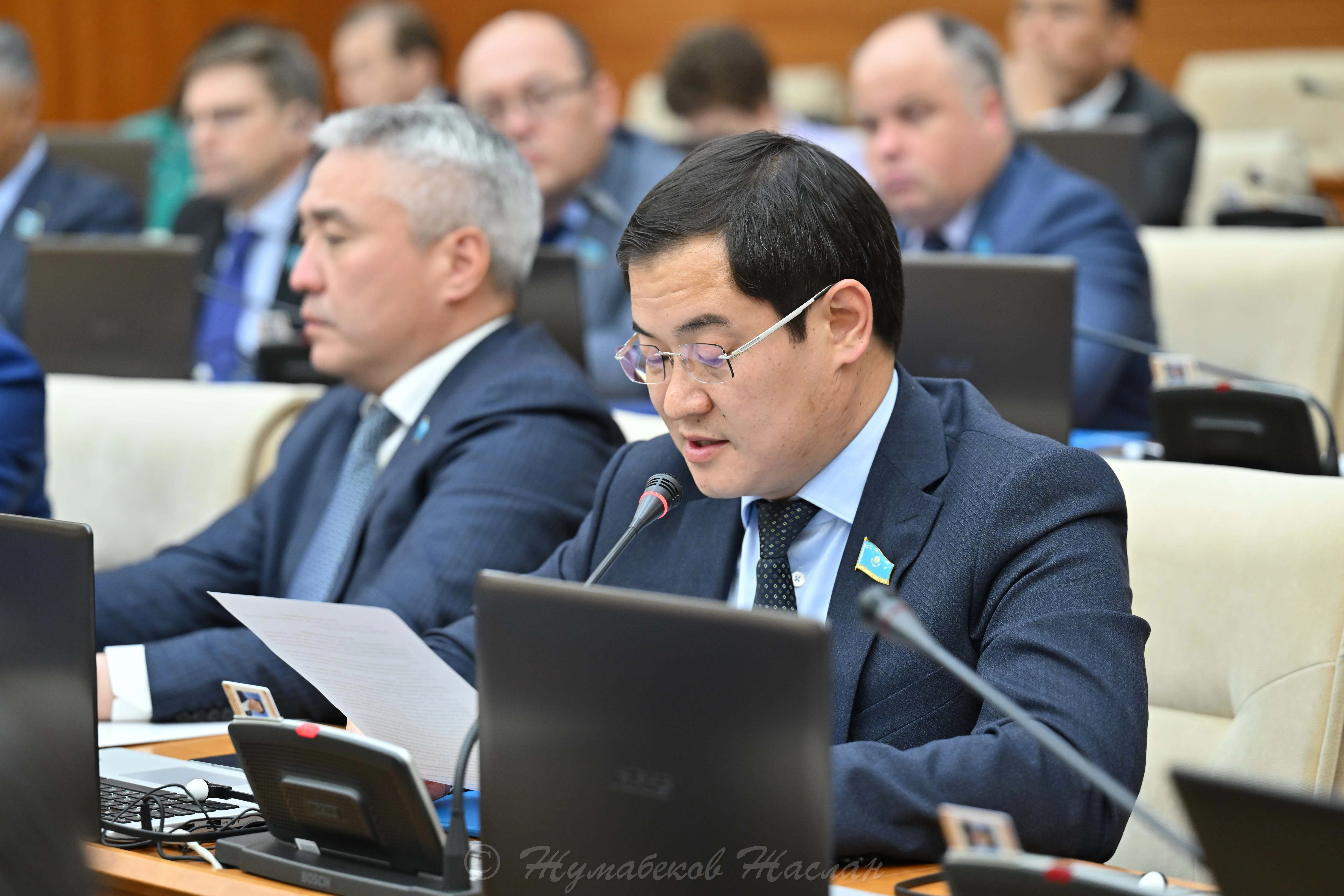 ريەلتورلىق قىزمەتكە قاتاڭ مەملەكەتتىك باقىلاۋ قاجەت - دەپۋتات