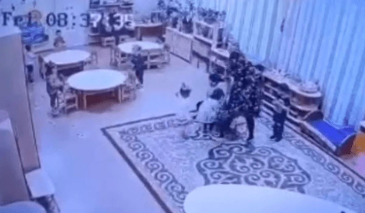 قوستانايدا بالاعا قول كوتەرگەن بالاباقشا تاربيەشىسى جۇمىستان شىعارىلدى