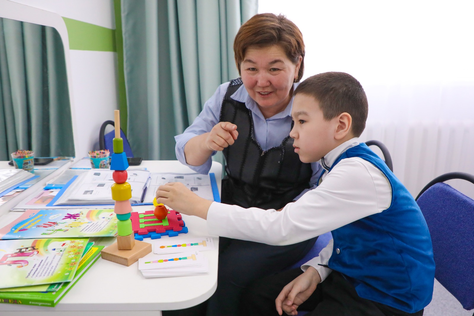 ينكليۋزيۆتى ءبىلىم ورتالىعى