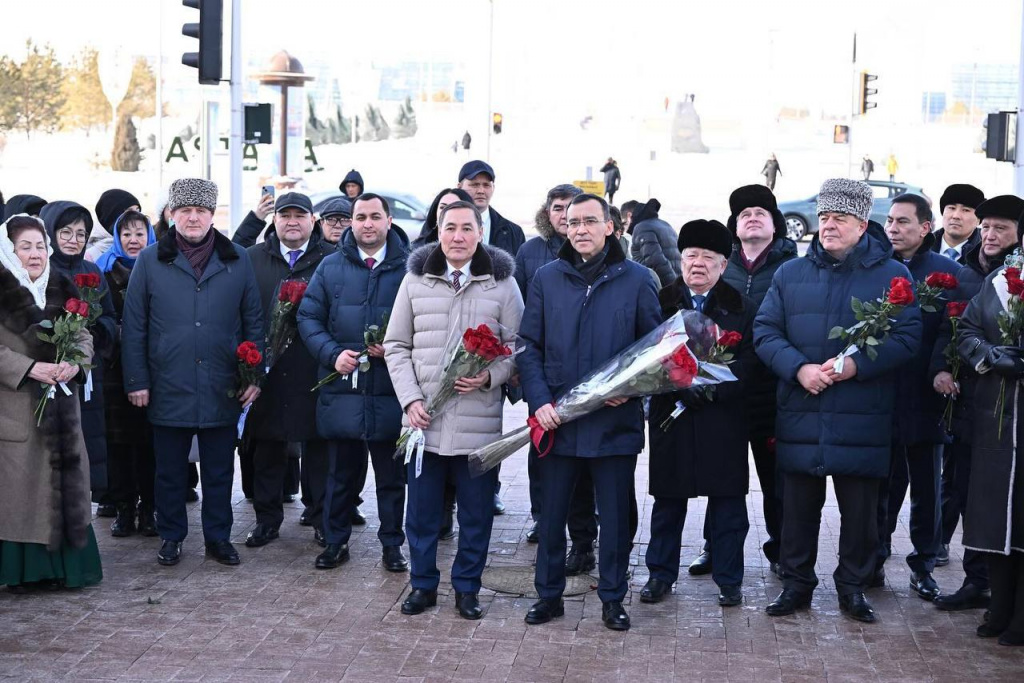 ىنتىماق پەن ىقىلاس سالتاناتى