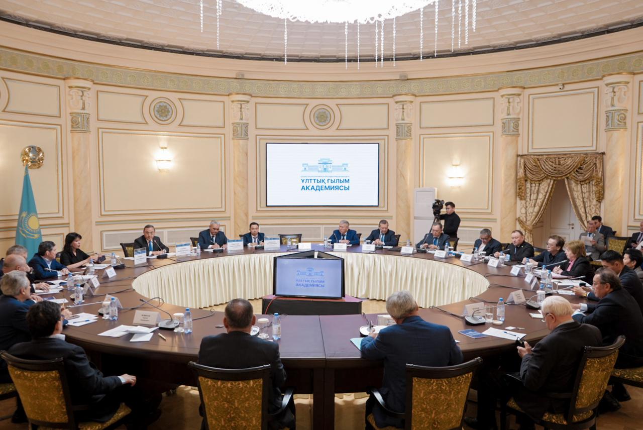 مەموراندۋمعا قول قويدى