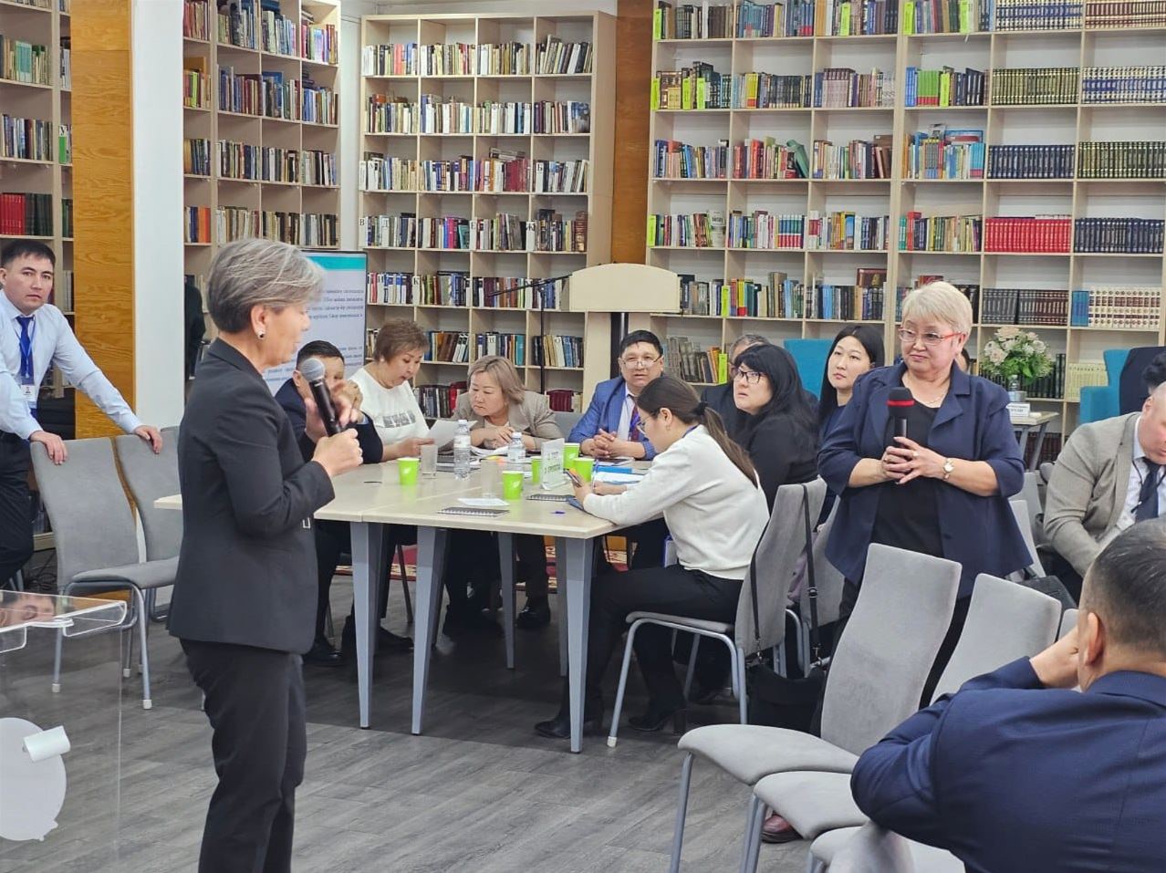 سايلاۋ بارىسىمەن تانىستى