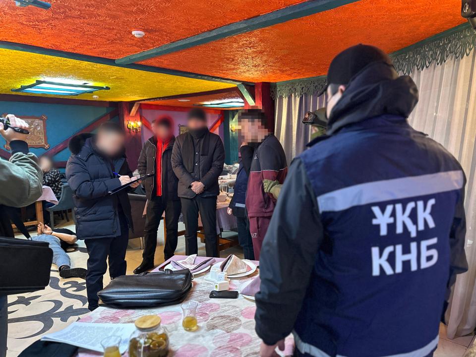 بۋرابايداعى بيزنەستى باقىلاۋعا الماق بولعان 2 تۇرعىن ۇستالدى