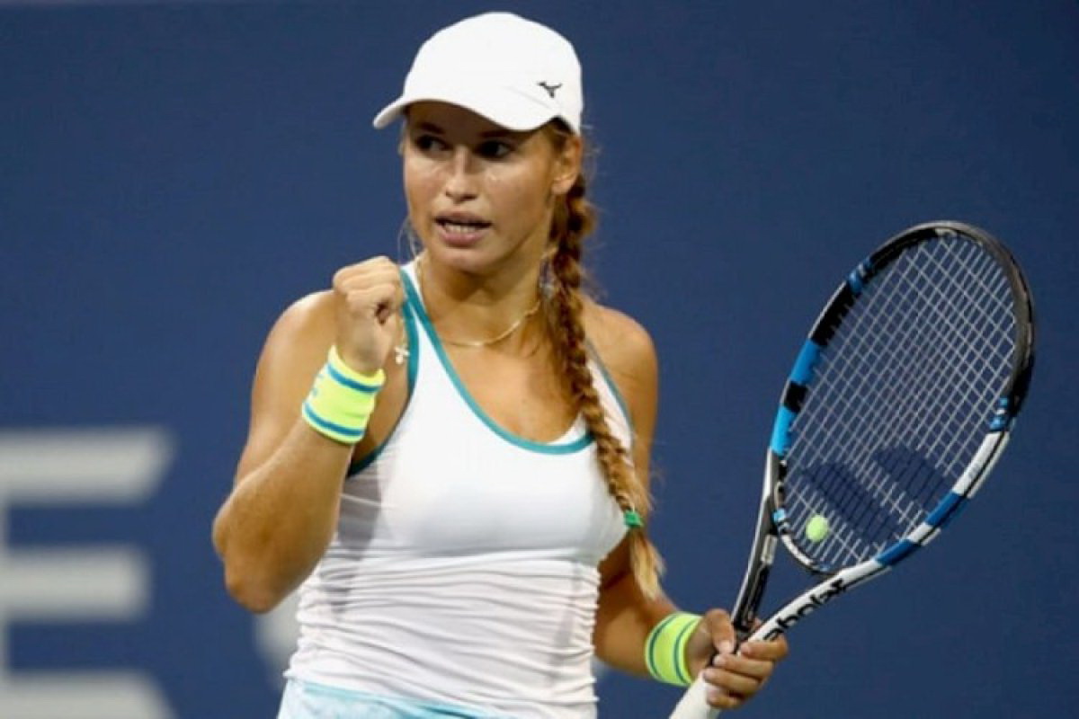 تەننيسشىلەر تۇگەل ءسۇرىندى