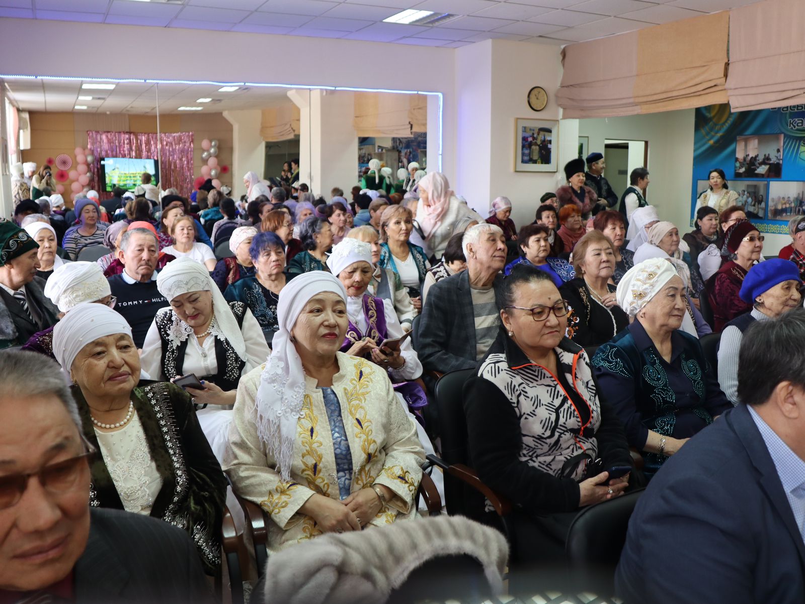 زەينەتكەرلەر امال مەرەكەسىن اتاپ ءوتتى