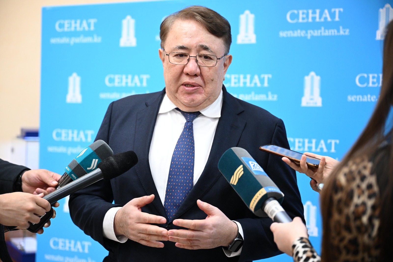 پارلامەنتاريزمدى دامىتۋ: ماقسات پەن مەجە