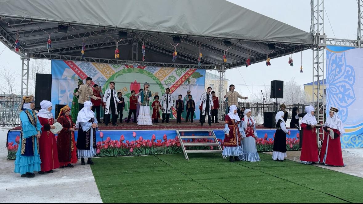 ناۋرىز مەرەكەسىنە دايىندىق قىزۋ