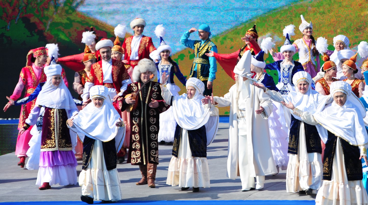 ۇلتتىق كيىم تەك ناۋرىز ايىنىڭ ايشىعى ما؟