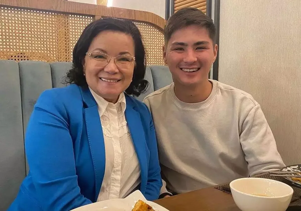 «جانىبەكتىڭ ارقاسىندا»: شەتەلدىكتەر اسىراپ العان تاعى ەكى بالا تۋىستارىمەن قاۋىشتى