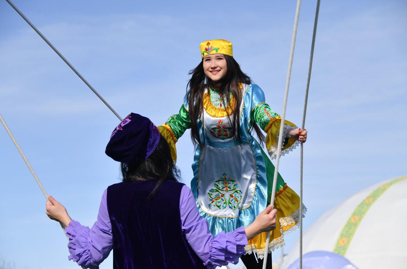 سولتۇستىكتىڭ شۇعىلالى ايى