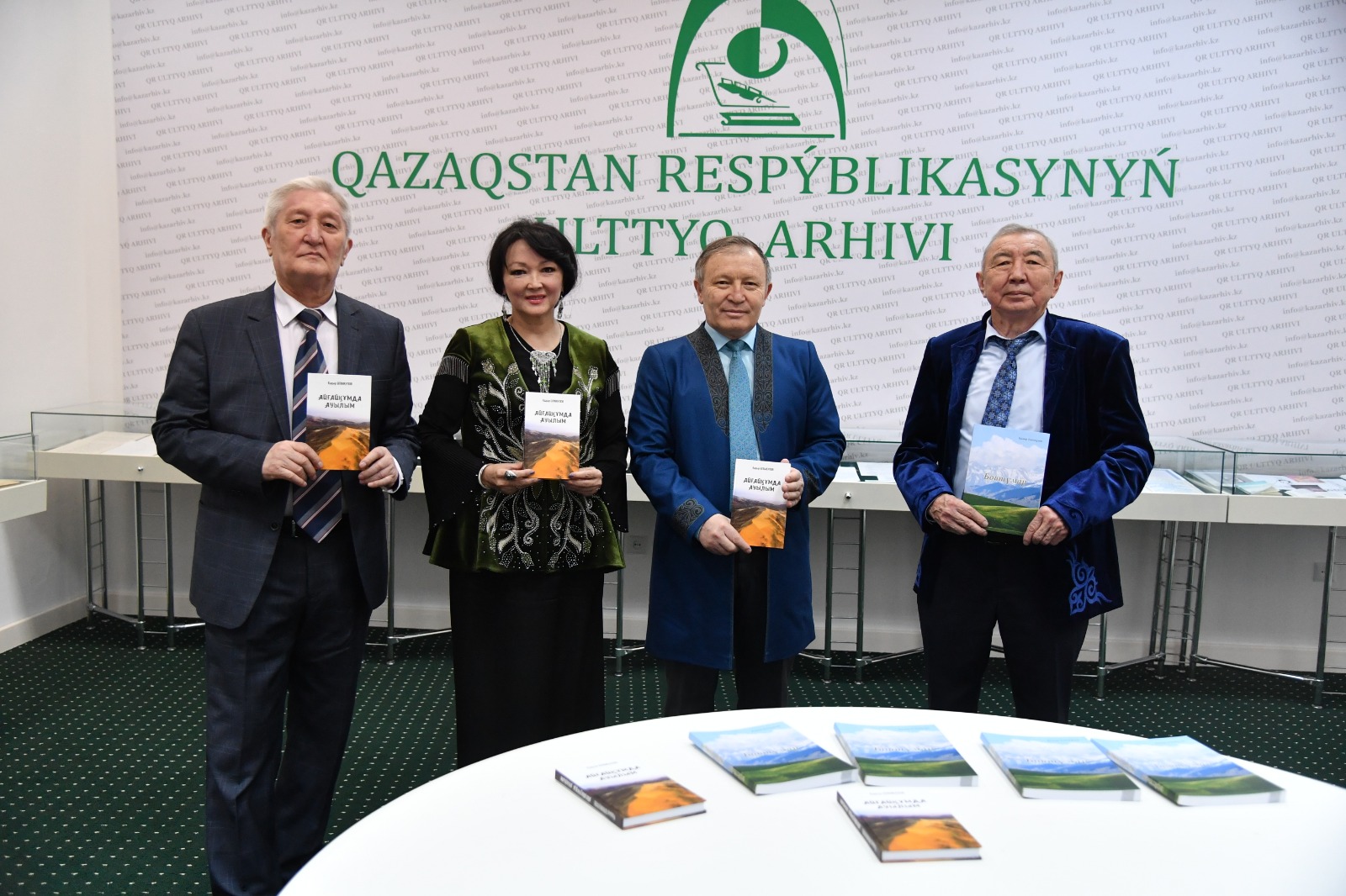 قولجازبالارىن ارحيۆكە وتكىزدى