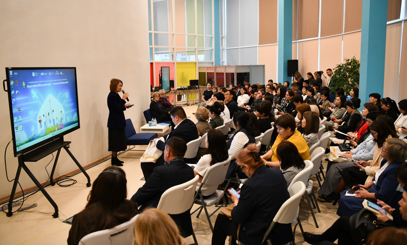 «500 عالىم» تاعىلىمداماسى ءتيىمدى مە؟