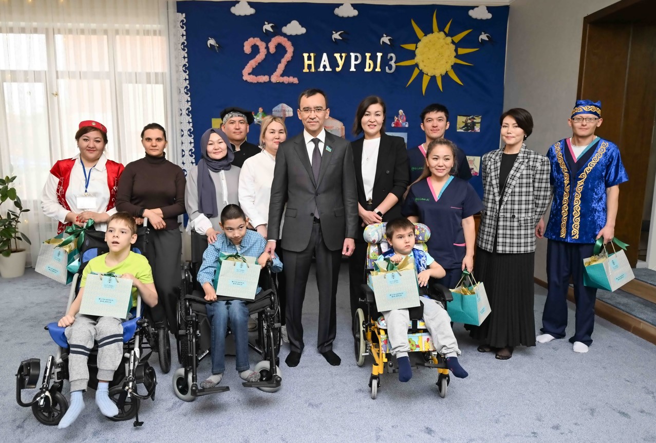 كەدەرگىسىز ورتاداعى كوكتەم مەيرامى