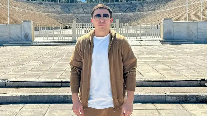 گەننادي گولوۆكين فۋتبولدان ەل قۇراماسىن قولداۋ ءۇشىن افينىعا باردى