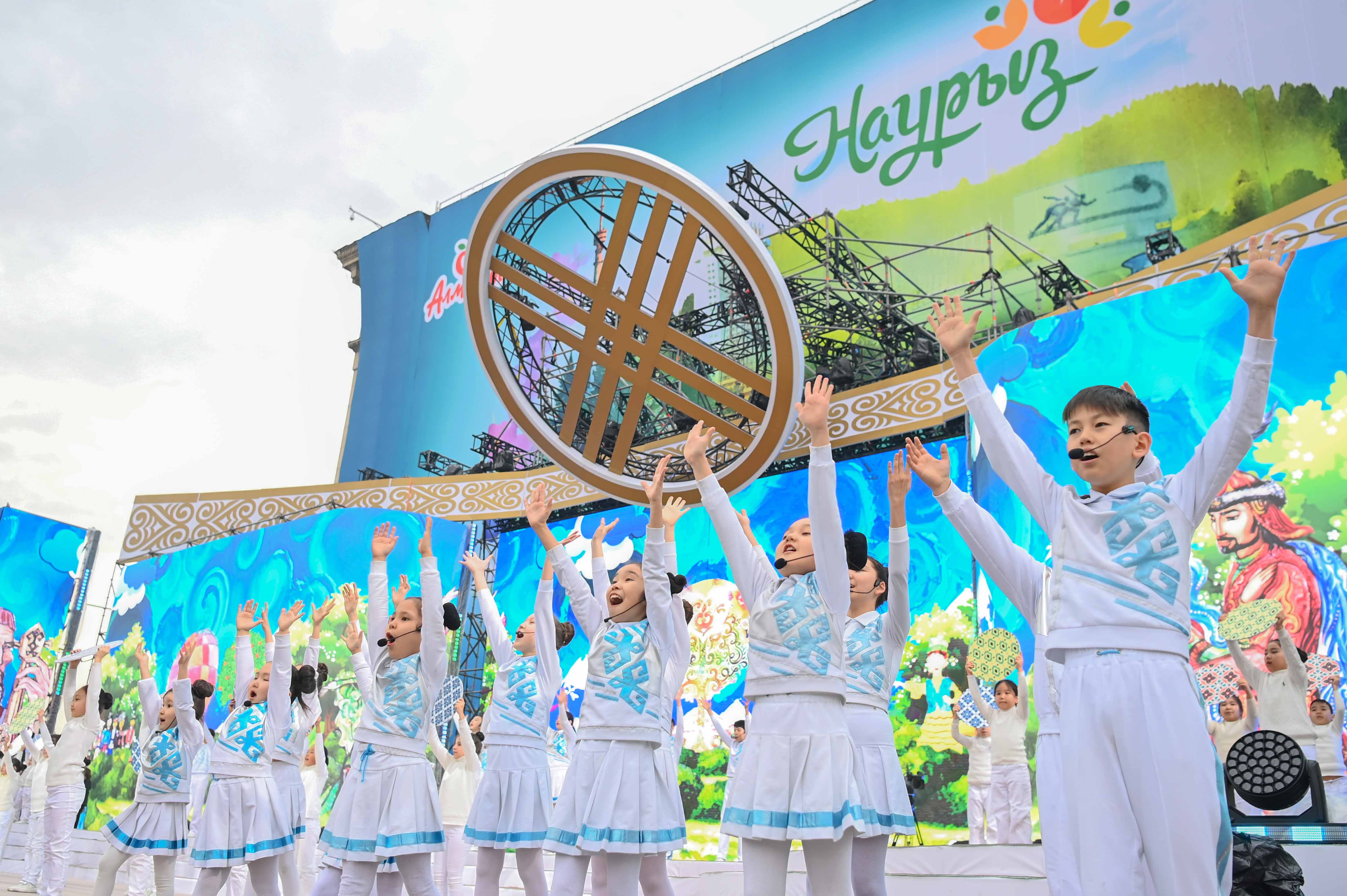 جارىقتىڭ تويى – حالىقتىڭ تويى