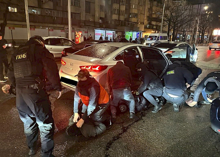 قىرعىز ەلىنىڭ باسشىلىعىنا قاستاندىق جاساماق بولعان قىلمىستىق توپ ۇستالدى