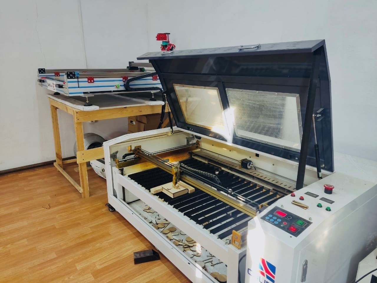 شەبەردىڭ قولى ورتاق