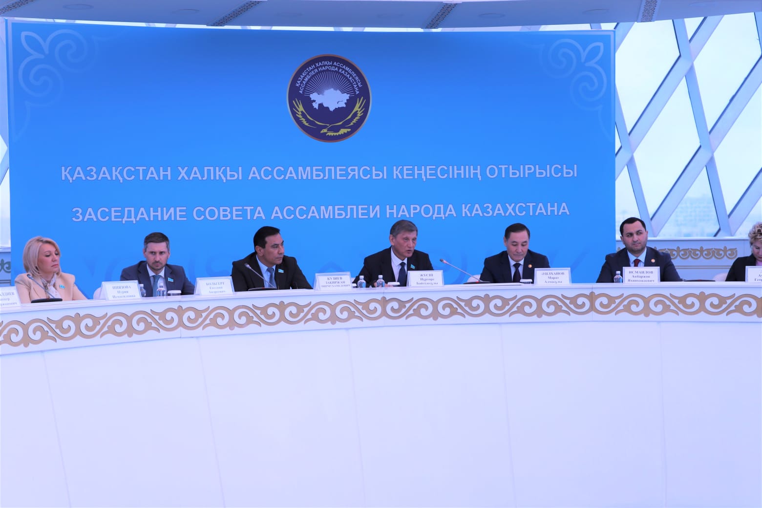 «ءبىر ەل – ءبىر مۇددە» دەپۋتاتتىق توبى مۇشەلەرى اسسامبلەيا باسشىلىعىمەن كەزدەستى