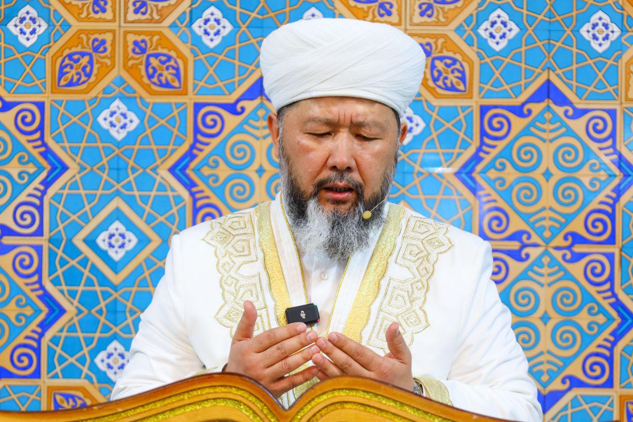 باس ءمۇفتي تاسقىن سۋدان زارداپ شەككەن ازاماتتارعا دۇعا جاسادى