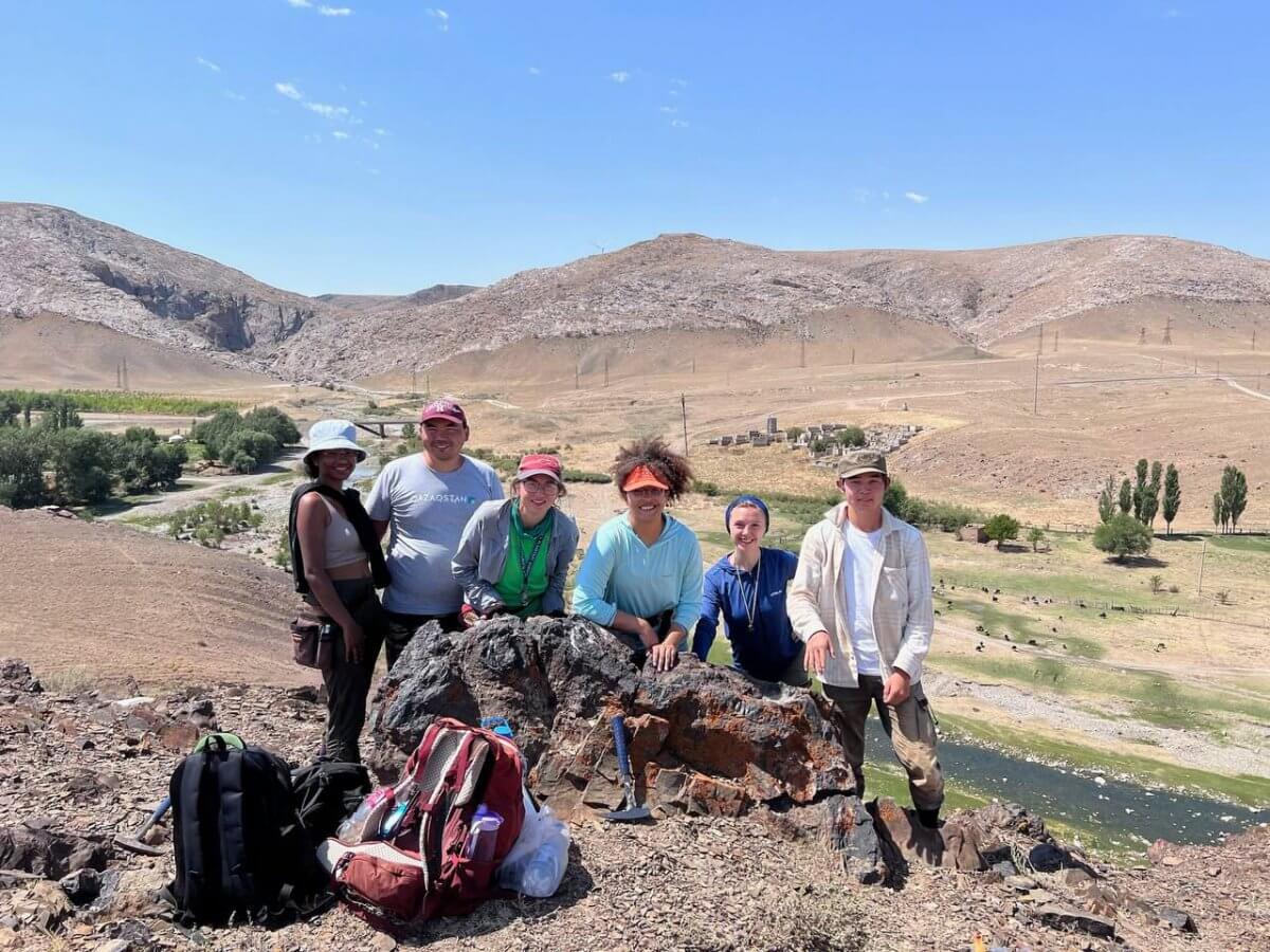 جاڭاتاستىڭ گەولوگيالىق جاسىن انىقتادى