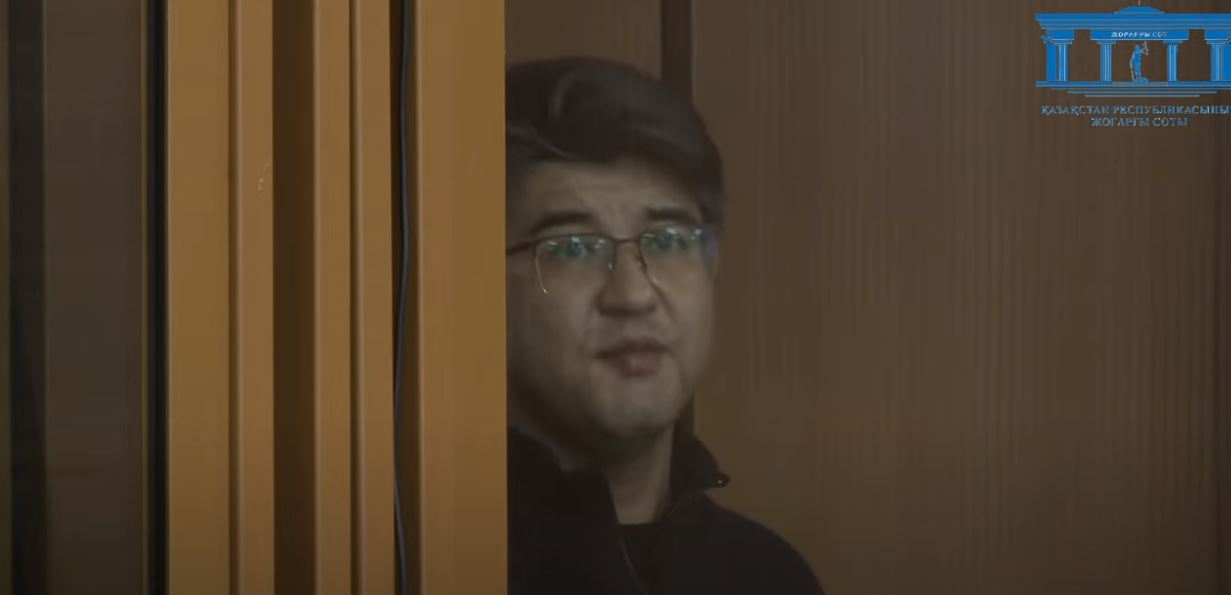 «سەن ونى سەگىز ساعات بويى قيناپ ءولتىردىڭ». نۇكەنوۆانىڭ اناسى سوتتا جىلاپ قالدى