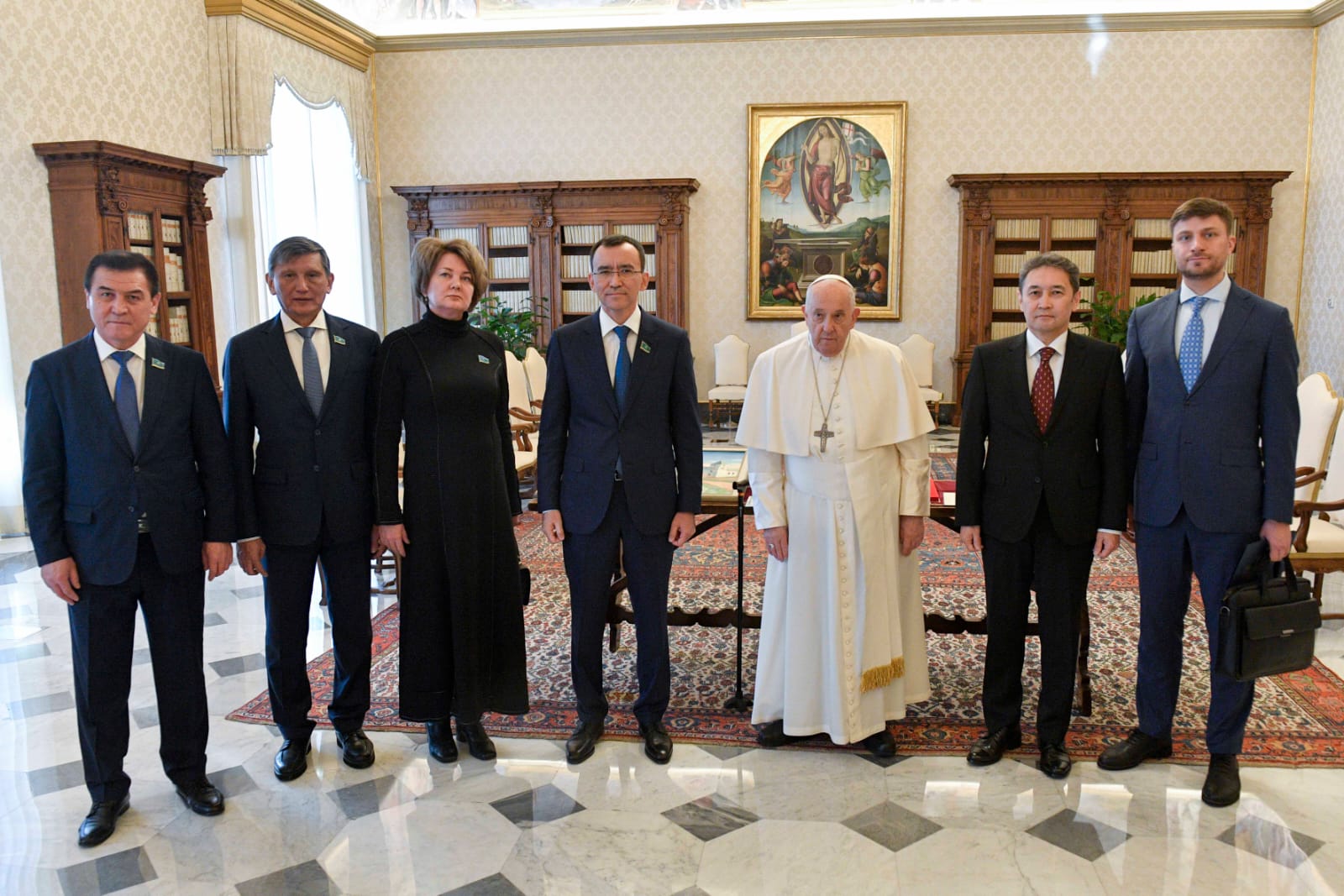 سەنات توراعاسى ريم پاپاسىمەن كەزدەستى