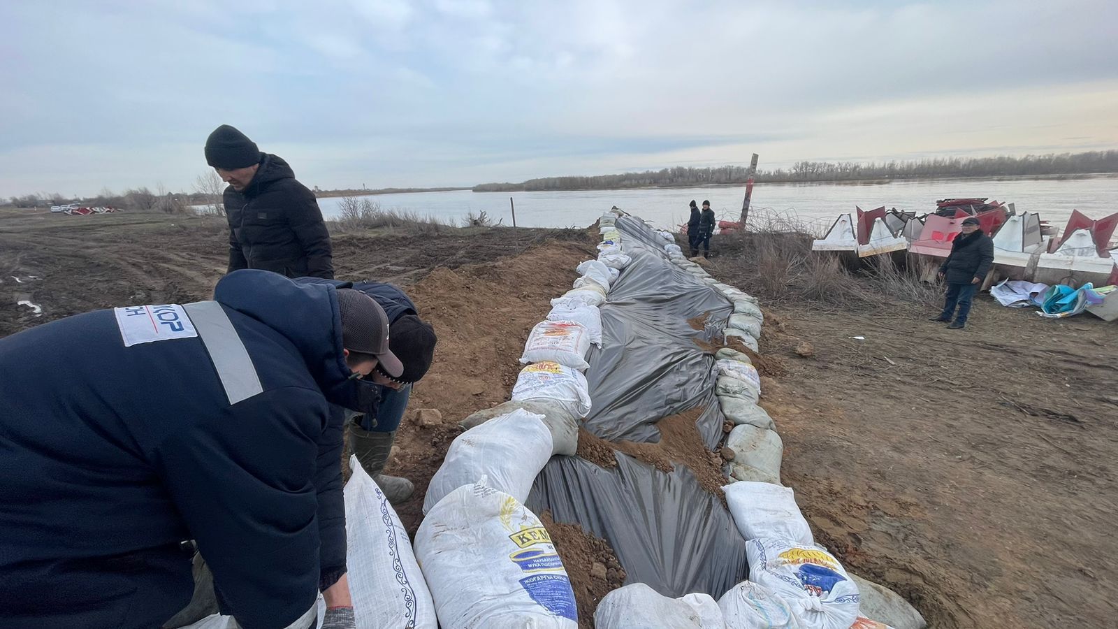 ەرتىس بويىنداعى جۇرت نەدەن سەكەمدەنەدى؟