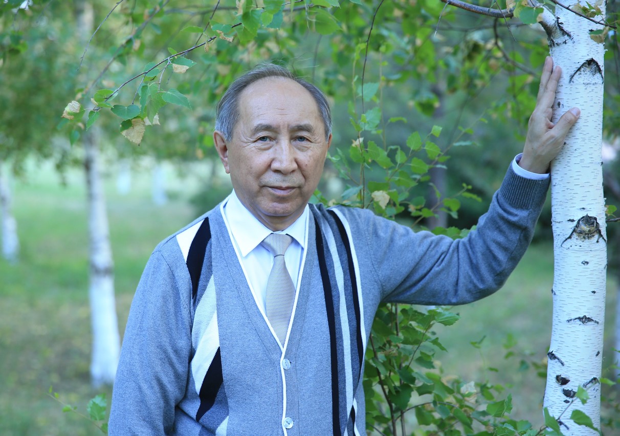 وقجەتپەستىڭ اسقارىنا ورلەگەن