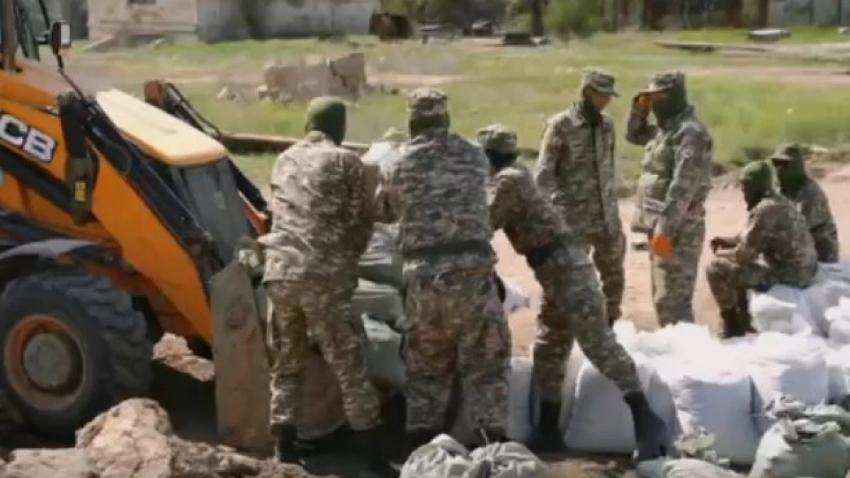 اسكەري مىندەتتى ازاماتتار جايىق جاعالاۋىن بەكىتۋگە شاقىرىلدى