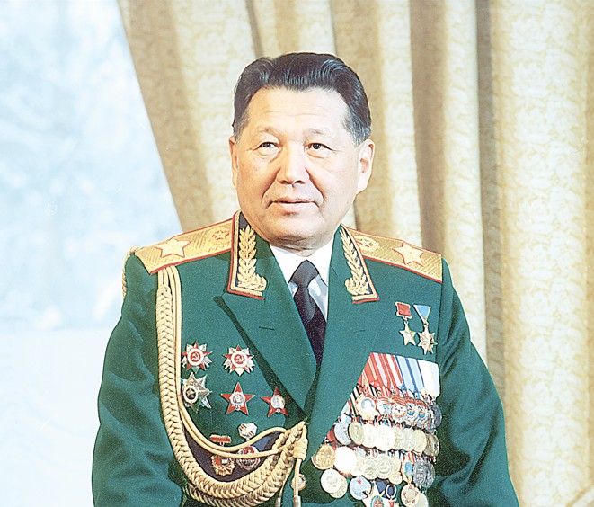 قاھارمان – حالىق جۇرەگىندە