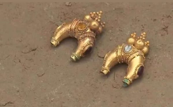 قاڭلى داۋىرىنە تيەسىلى قازىنا