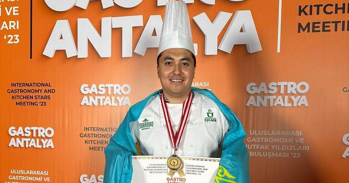 اتىراۋلىق اسپاز جاعالاۋدى بەكىتىپ جاتقان ازاماتتاردى تەگىن تاماقتاندىردى