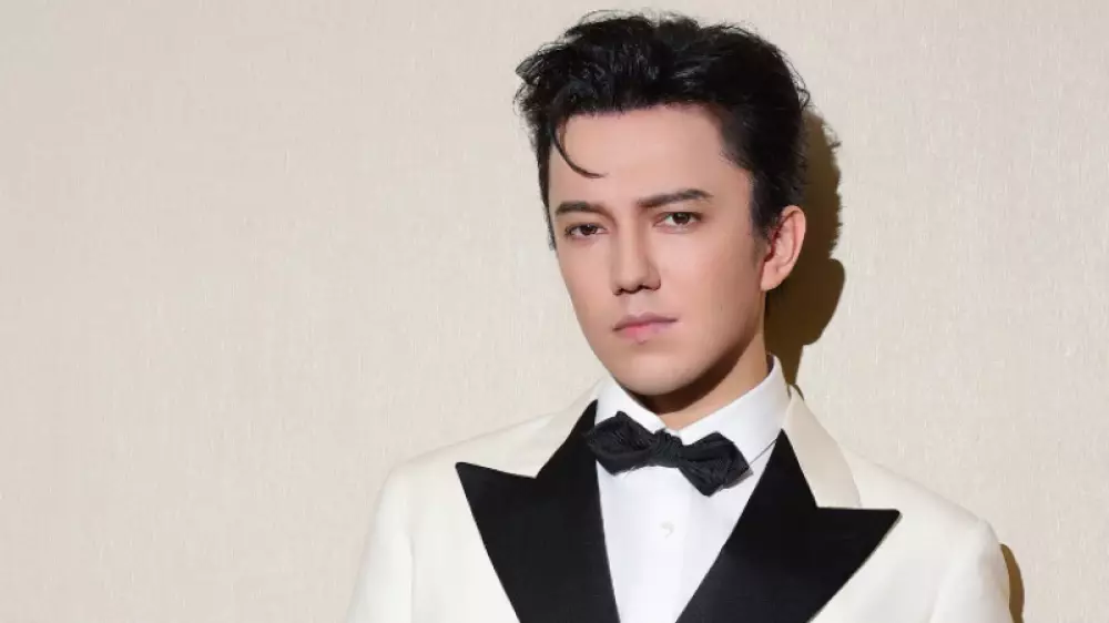 ديماش سەربياعا نە ءۇشىن بارادى؟