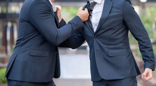 اقمولا وبلىسىندا ەكى شەنەۋنىك توبەلەس شىعاردى