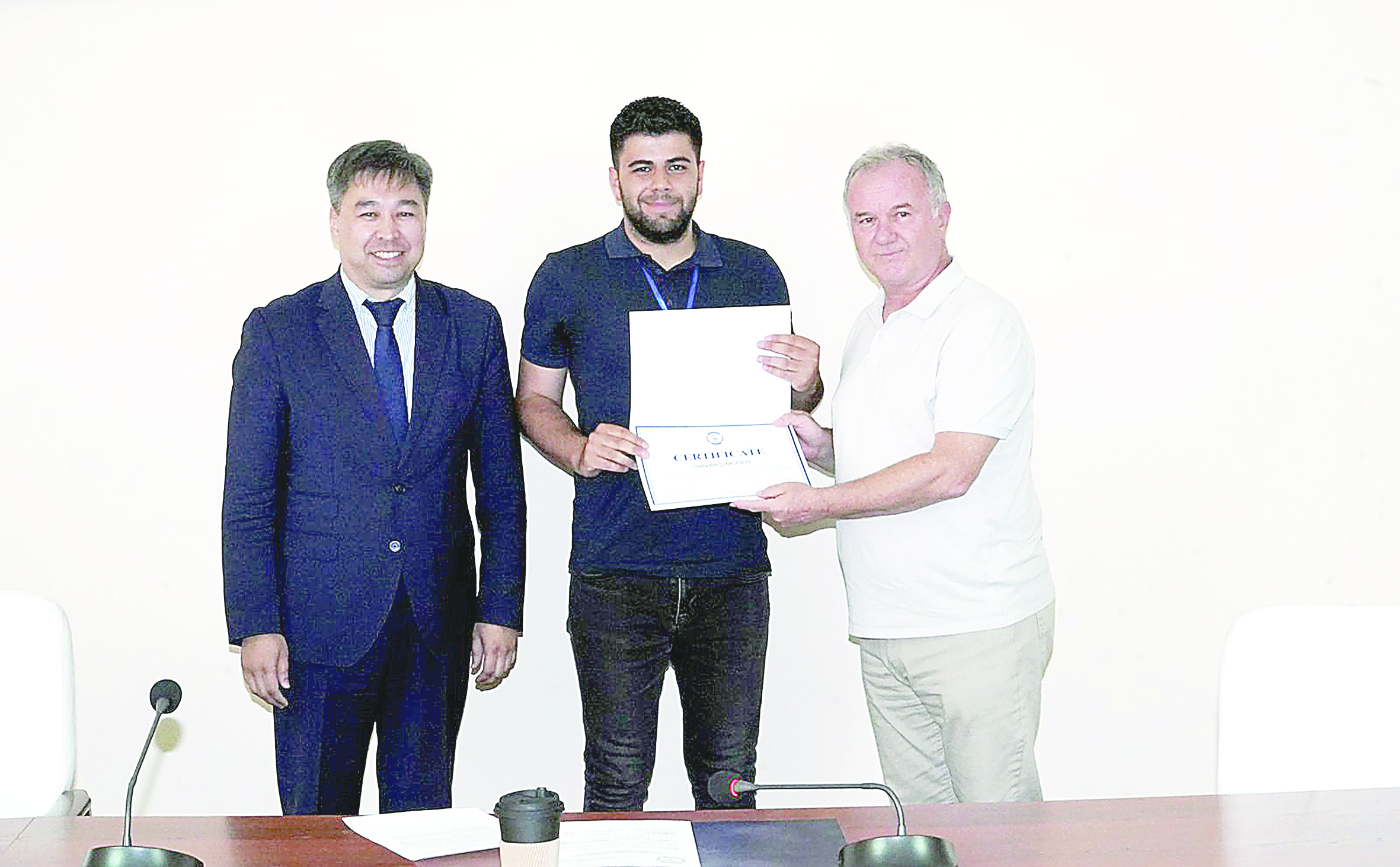 تۇرىك عالىمدارى ءتىل ۇيرەندى