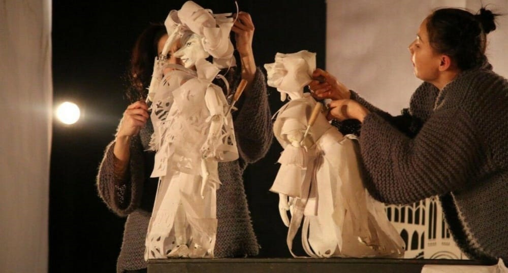 كانادا كورەرمەندەرىن تامساندىردى