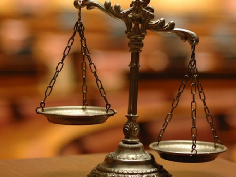 ادام قۇقى – باستى كورسەتكىش