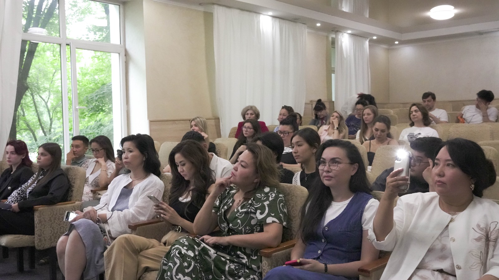 ايەلدەر كاسىپكەرلىگىن دامىتۋ باعدارلاماسى اياسىندا ۇزدىك ستارتاپتار ىرىكتەلدى