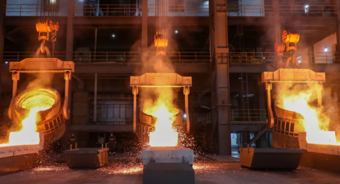 فەرروقورىتپا زاۋىتىنداعى اپات: زارداپ شەككەن ءبىر قىزمەتكەر قايتىس بولدى