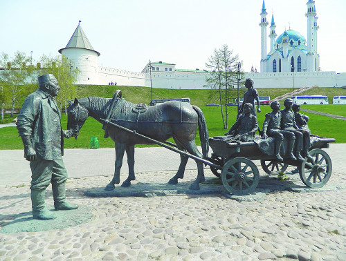 ارباكەش قاريا بالالار ۇيىنە 80-نەن استام كولىك سىيلاعان