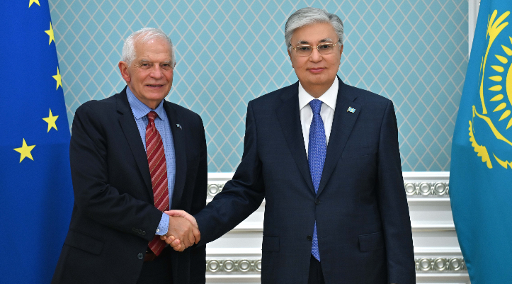 مەملەكەت باسشىسى جوزەپ بوررەلمەن كەزدەستى