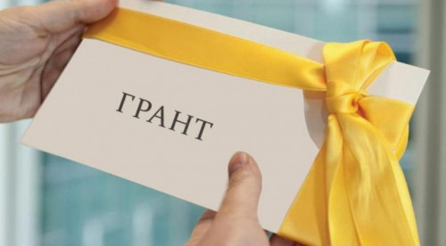 ەرتەڭ گرانت يەگەرلەرىنىڭ ءتىزىمى جاريالانادى