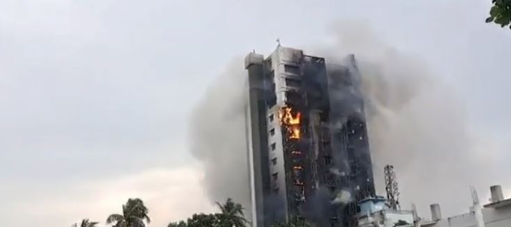 بانگلادەشتە قوناق ءۇي ورتەنىپ, 24 ادام قازا تاپتى