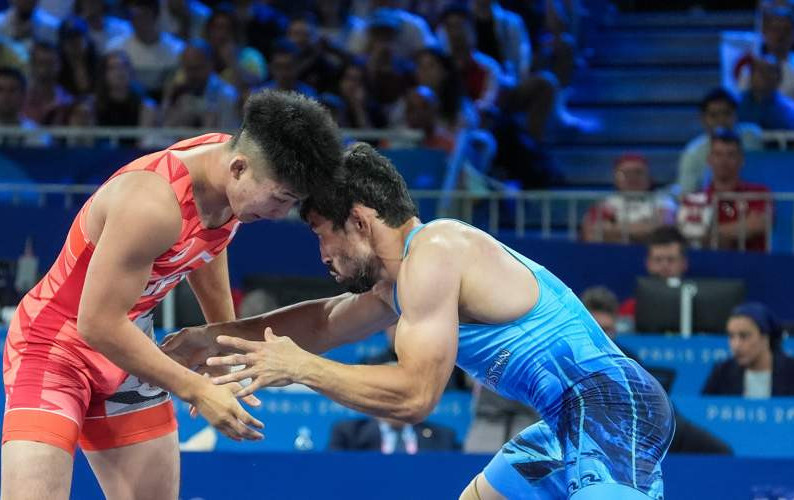 دەمەۋ وتە مىقتى قارسىلاس بولدى – جاپون بالۋانى ناو كۋساكا