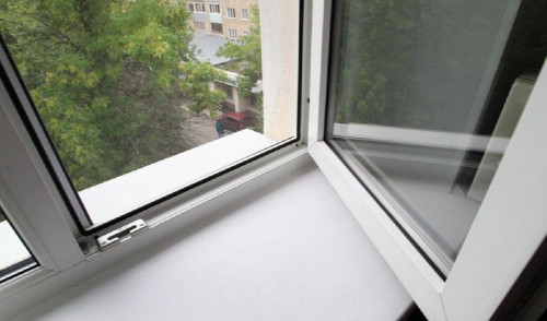 پاۆلوداردا 9 جاسار بالا تۇرعىن ءۇيدىڭ ءۇشىنشى قاباتىنان قۇلاپ كەتتى