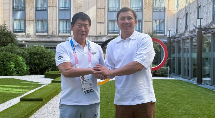 گەننادي گولوۆكين پاريجدە قورىتىندى كەزدەسۋلەر وتكىزدى