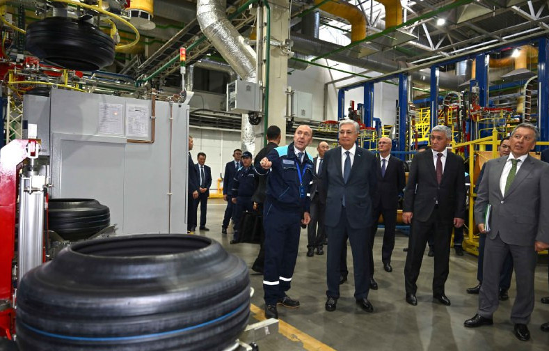 پرەزيدەنت دوڭگەلەك شىعاراتىن كاسىپورىنعا باردى