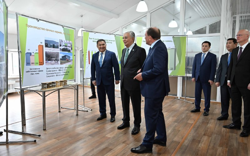 پرەزيدەنت رودينا اۋىلىنداعى ءسۇت زاۋىتىن ارالاپ كوردى