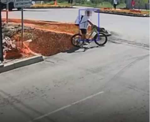 الماتىدا 11 جاسار بالا تەرەڭ قازىلعان ورعا قۇلاپ كەتتى