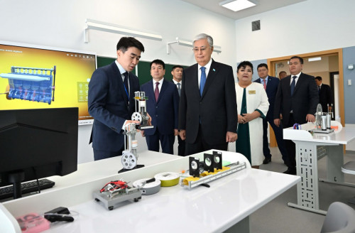 پرەزيدەنت استاناداعى بىرقاتار جاڭا مەكتەپتى ارالاپ كوردى